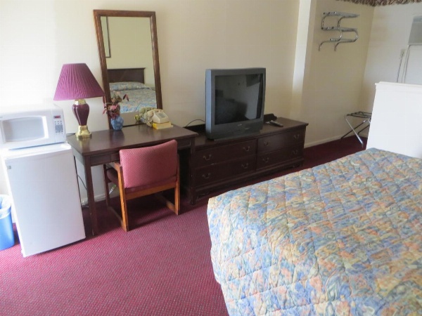 Traveler's Lodge image 4